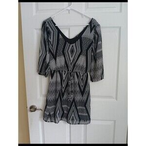 BeBop Black and White Geometric V-Neck Tunic